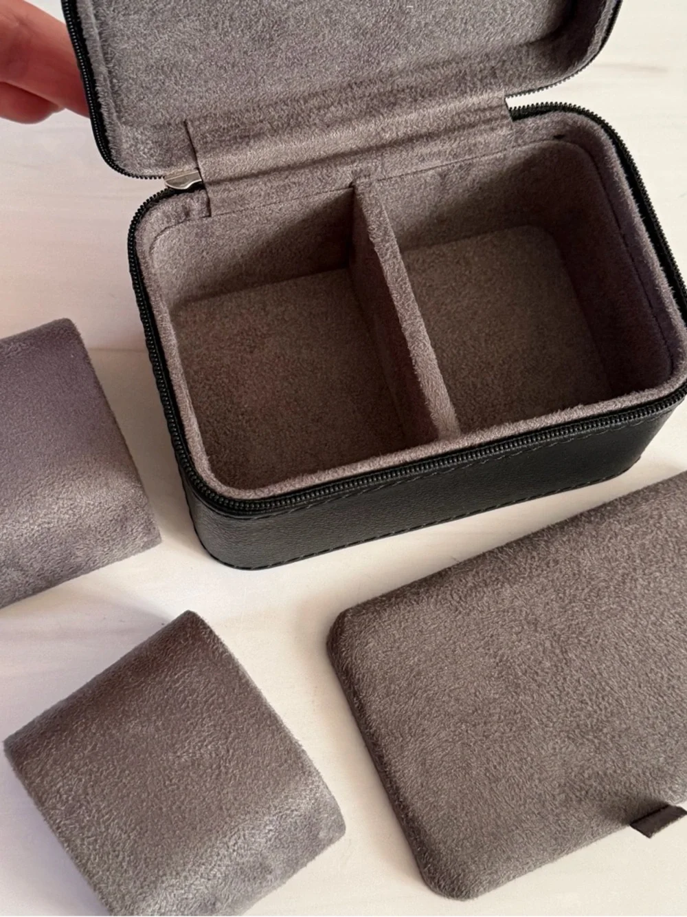 Rothwell San Francisco Two-Slot Watch Holder and Display Pad - NEW